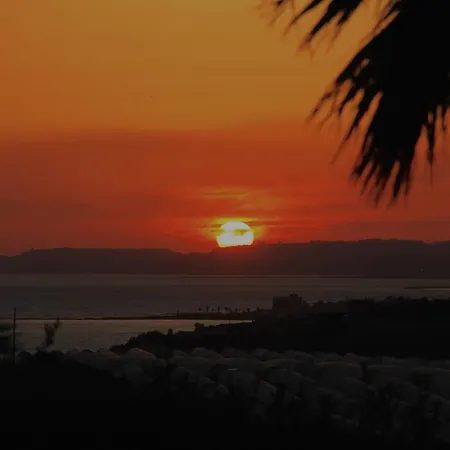 Nocleg ze śniadaniem Punta Bianca & Experience 4*