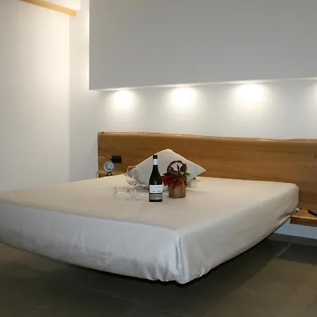 Punta Bianca & Experience 4*