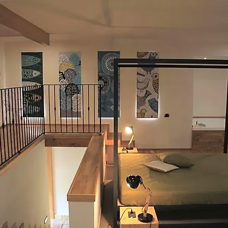 فندق مبيت وإفطار Punta Bianca & Experience 4*