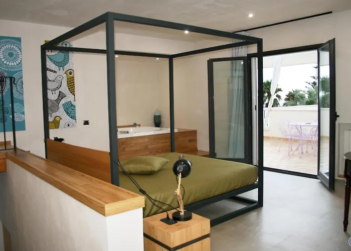 Punta Bianca & Experience Bed & Breakfast